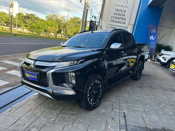 MITSUBISHI L200 TRITON 2.4 16V TURBO DIESEL SPORT HPE CD 4P 4X4 AUTOMÁTICO